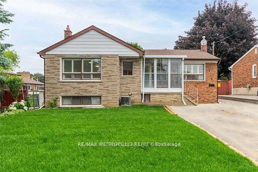 Property Photo:  6 Jubilee Crescent Main  ON M9M 1L3 