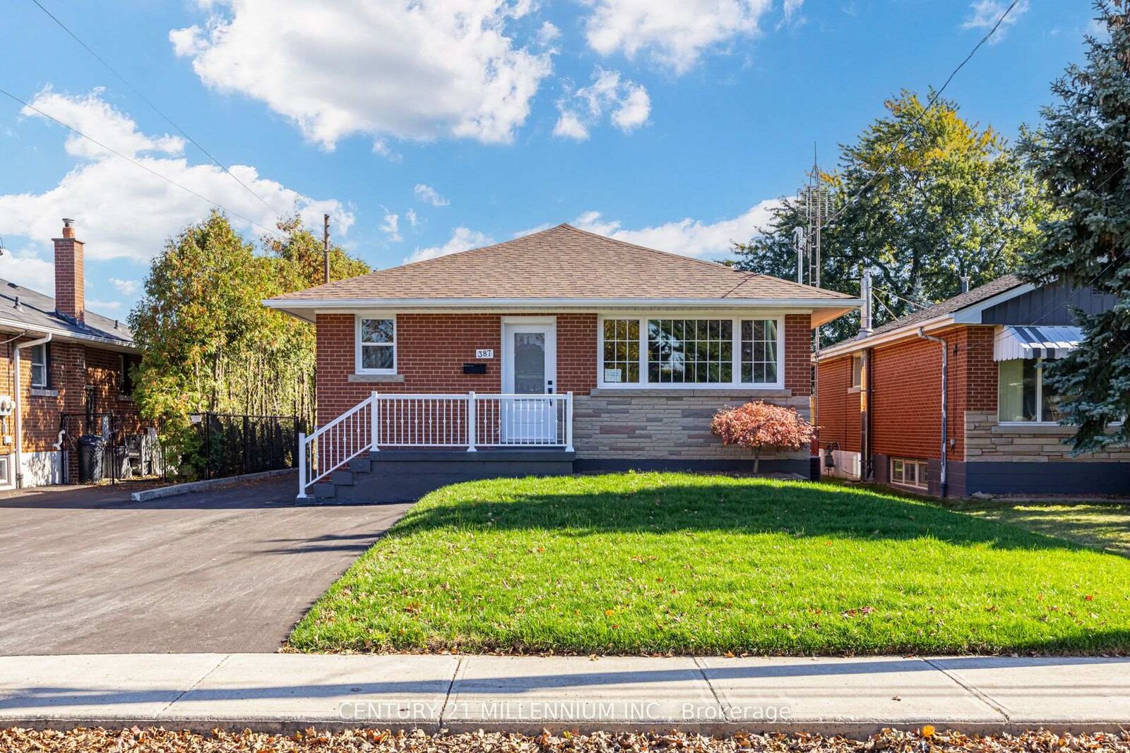 Property Photo:  387 East 19th Street Upper  ON L9A 4S9 