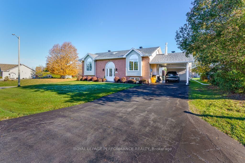 Property Photo:  79 Columbia Avenue  ON K0C 1P0 