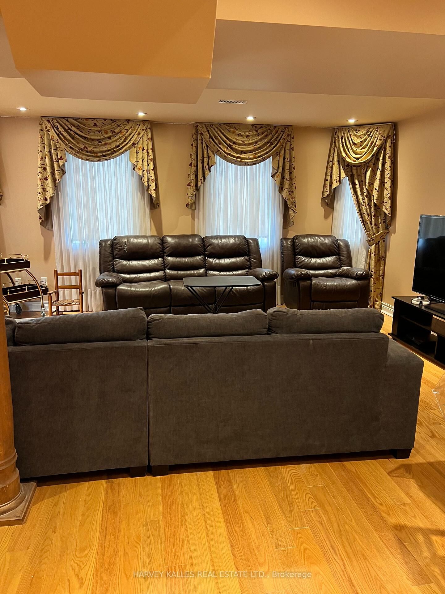 Property Photo:  44 Ann Louise Crescent Bsmt  ON L3S 0A8 