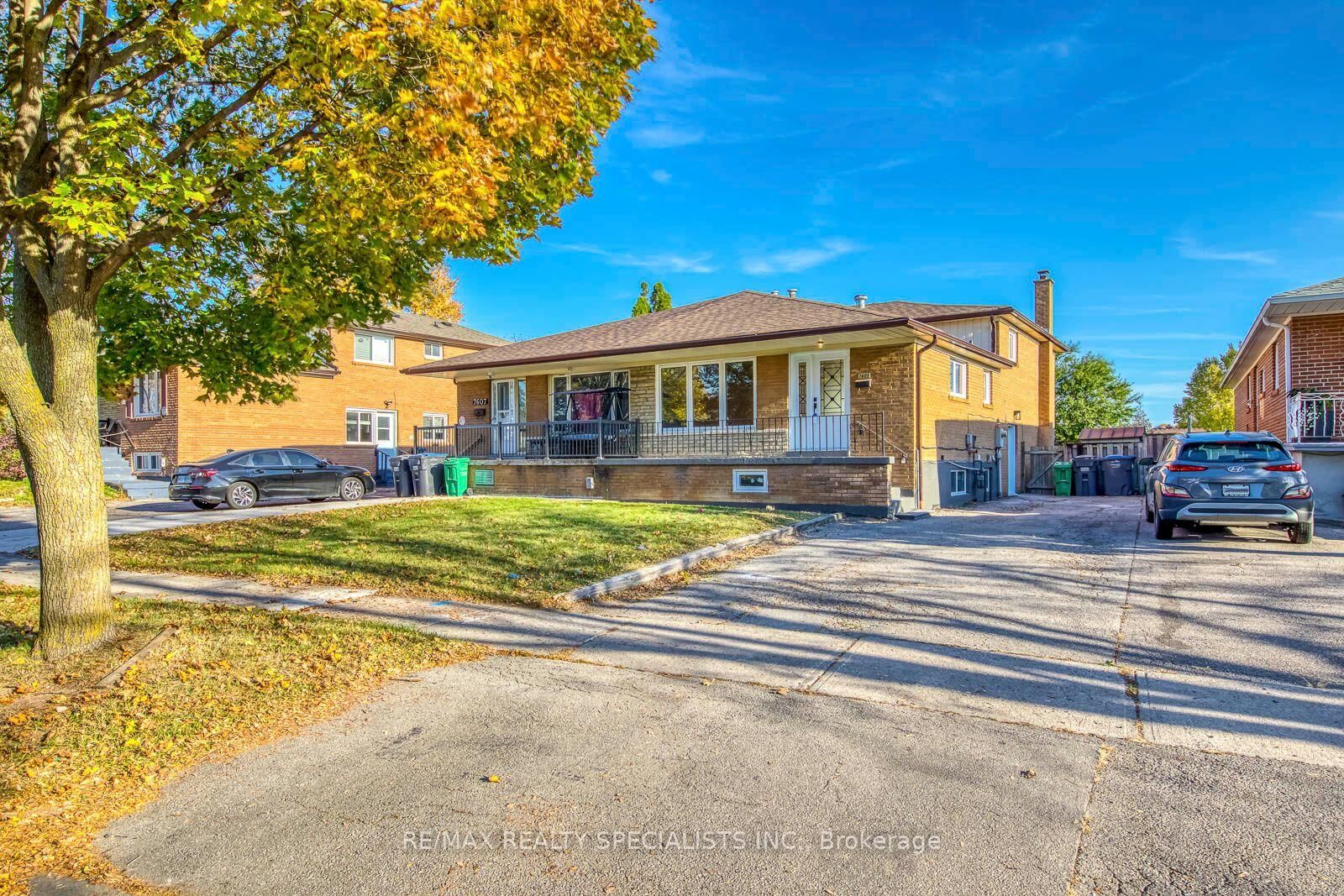Property Photo: 7605 Discus Crescent Upper ON L4T 2V4