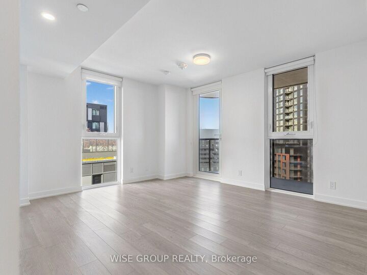 Property Photo:  18 Tretti Way 910  ON M3H 0E4 