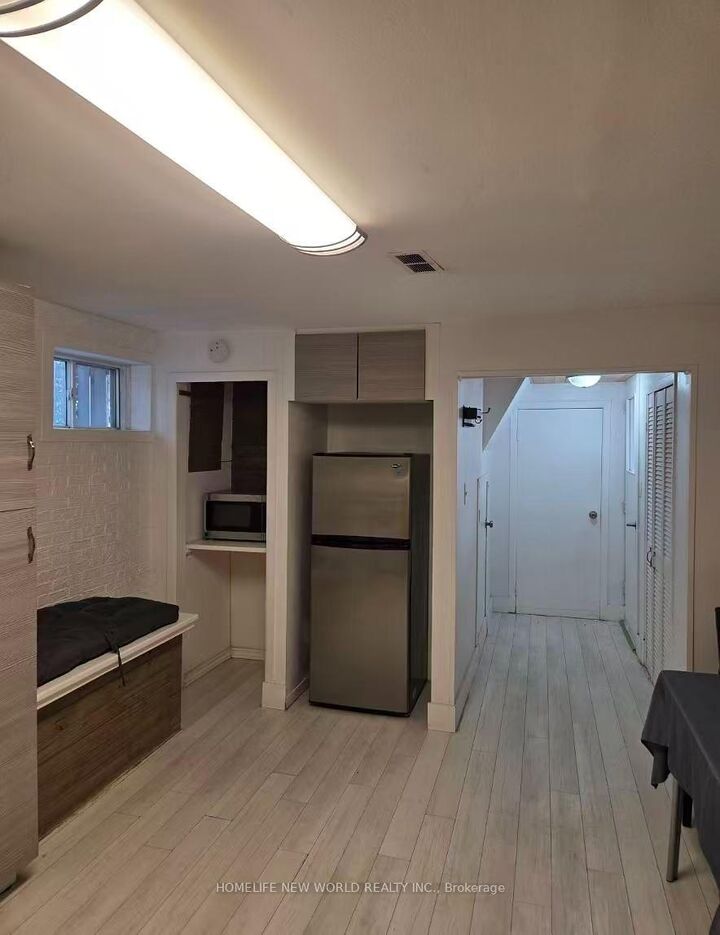 Property Photo:  Lower - 32 Greyhound Drive  ON M2H 1K3 