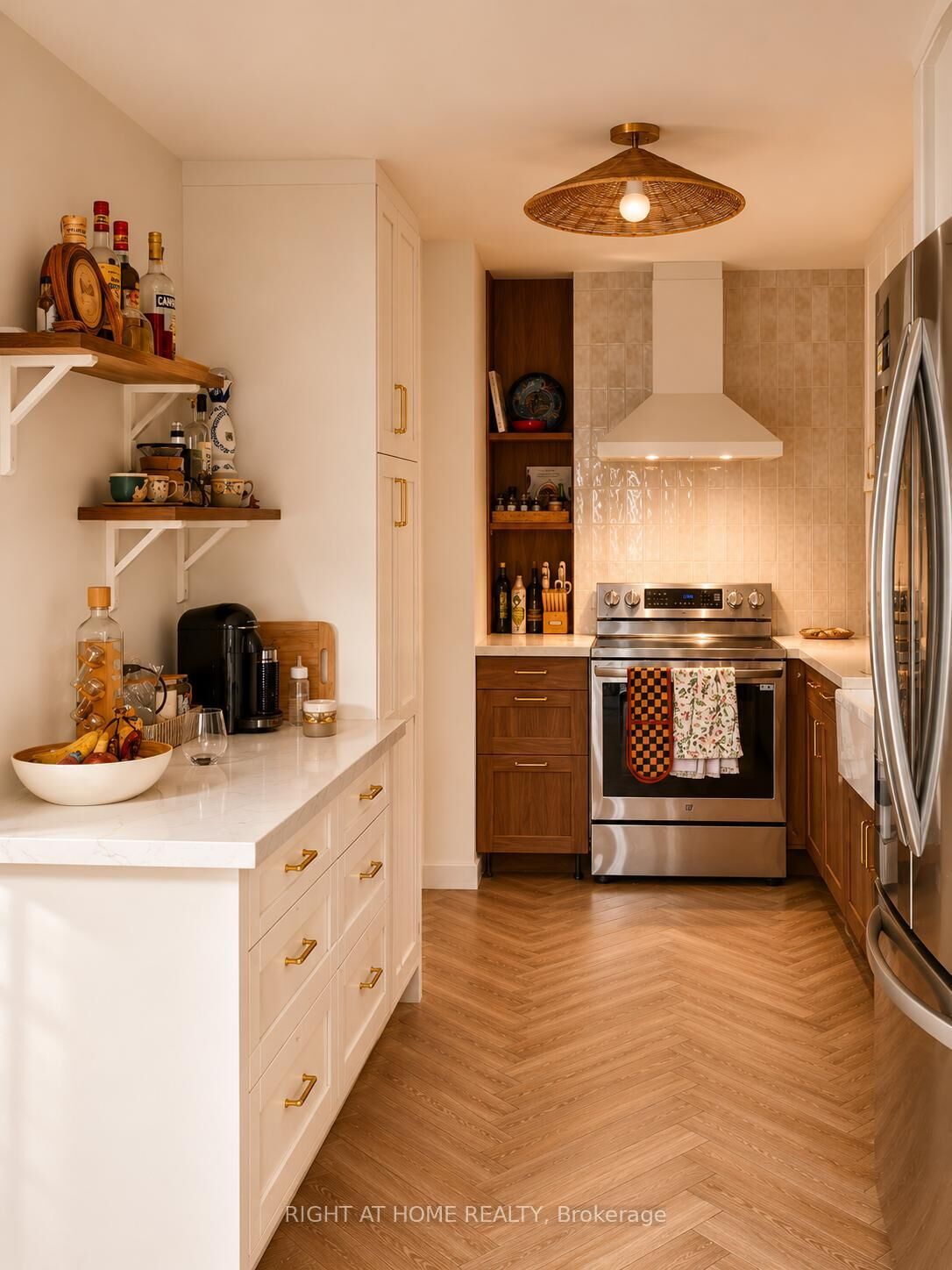 Property Photo: 1230 Gripsholm Road 4 ON L4Y 2G9