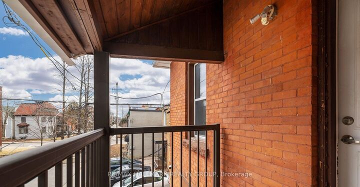 Property Photo:  172 Cobourg Street Unit #2  ON K1N 8H5 