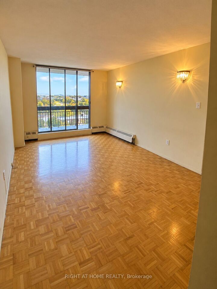 Property Photo:  4673 Jane Street 811  ON M3N 2L1 