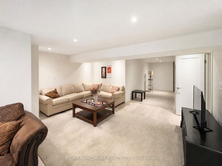 Property Photo:  42 Millgate Crescent Bsmt  ON M2K 1L6 