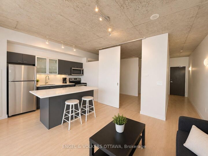 Property Photo:  383 Cumberland Street 702  ON K1N 1J7 