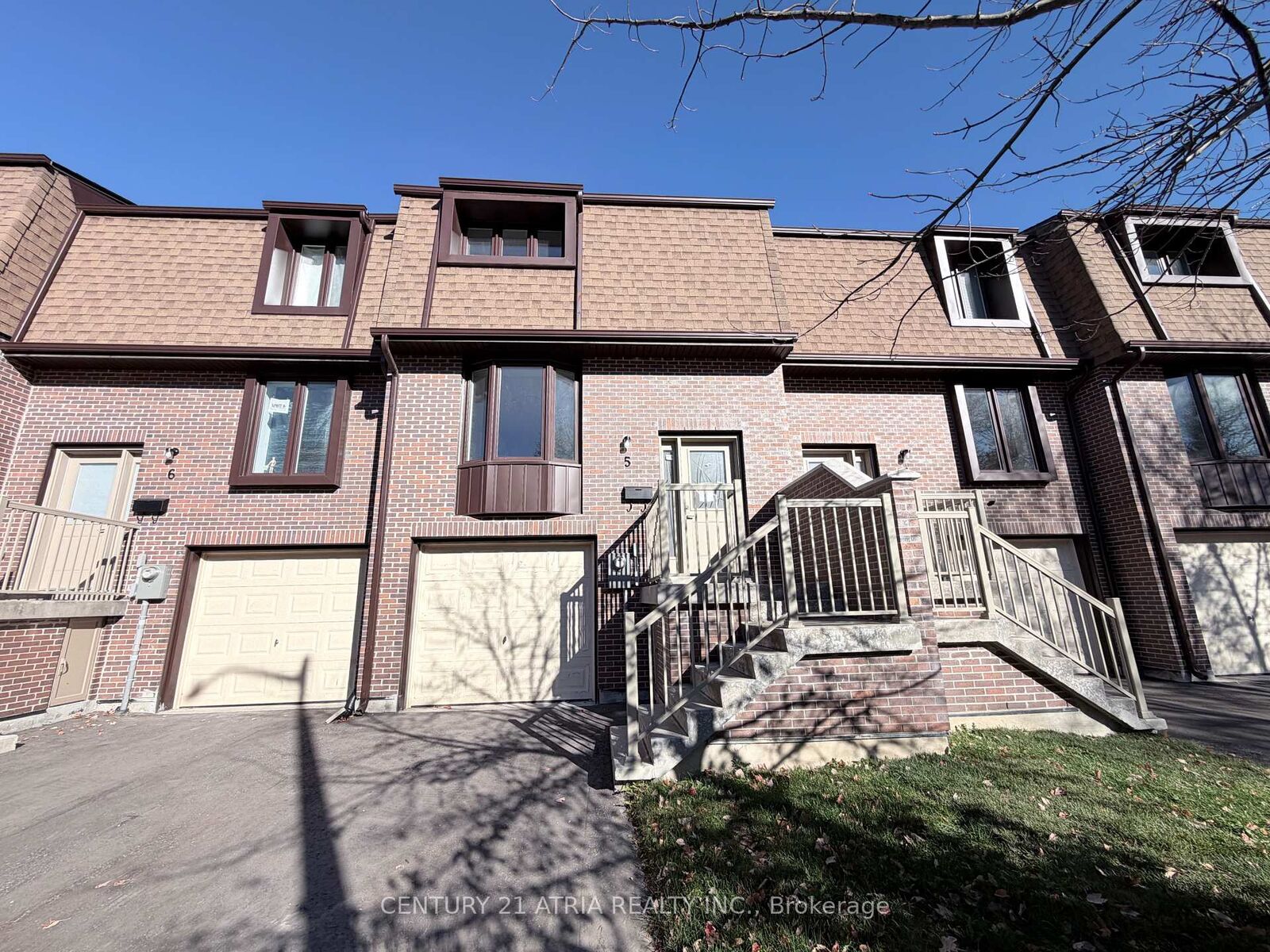 Property Photo:  11 Plaisance Road 5  ON L4C 5H1 