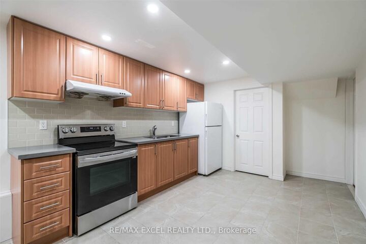 Property Photo:  125 Mary Pearson Drive Bsmt  ON L3S 3E9 