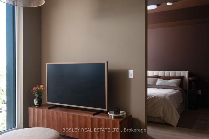 Property Photo: 1285 Dupont Street 1507 ON M6H 2A6