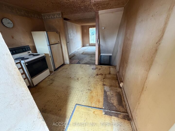 Property Photo:  1919 Trafalgar Street 73  ON N5V 1A1 