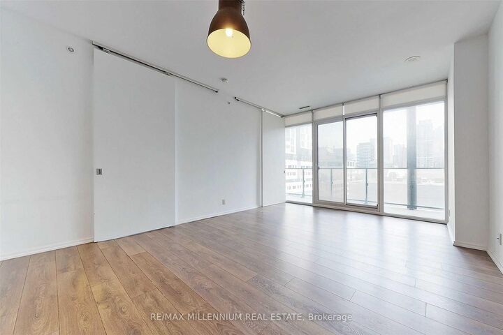 Property Photo:  125 Peter Street 708  ON M5V 0M2 