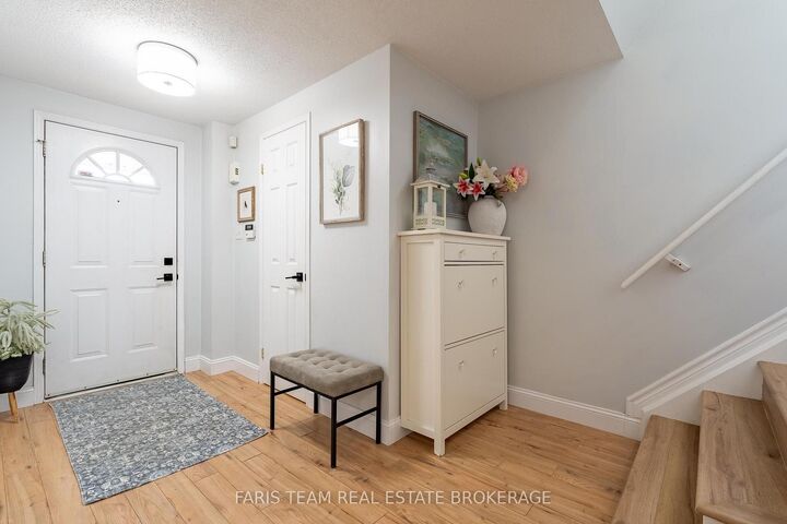 Property Photo:  301 Dunsmore Lane  ON L4M 7A8 