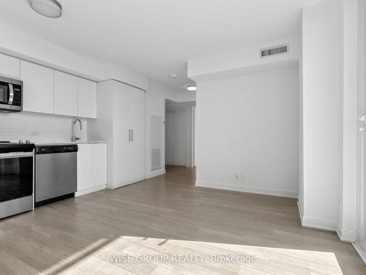 Property Photo: 18 Tretti Way 1108 ON M3H 0E4