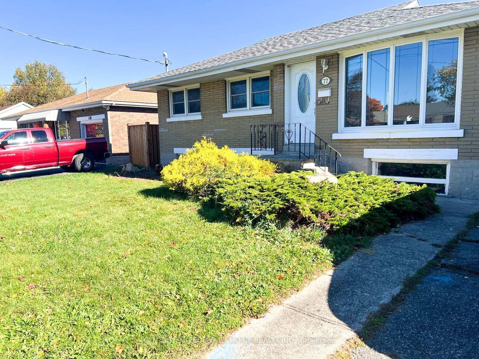 Property Photo:  77 Dudhope Avenue  ON N1R 4T6 