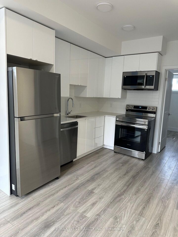Property Photo:  6638 McLeod Road 104  ON L2G 7N3 