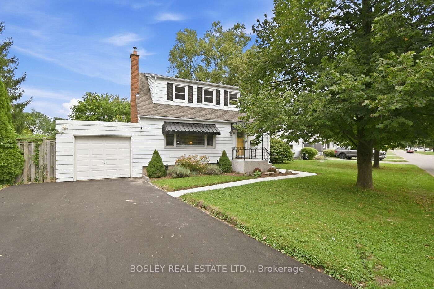 Property Photo: 17 Winston Road ON L2M 4R1