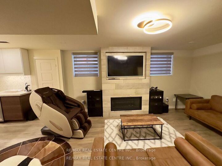 Property Photo:  271 Sixteen Mile Drive  ON L6M 0V8 