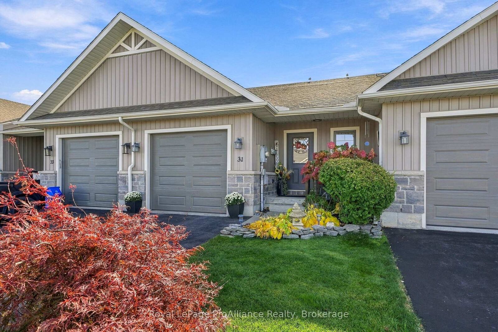 Property Photo:  31 Cobblestone Street  ON K8P 0E3 