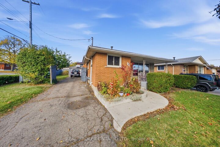 Property Photo: 24 Rapallo Drive ON L8T 3X5