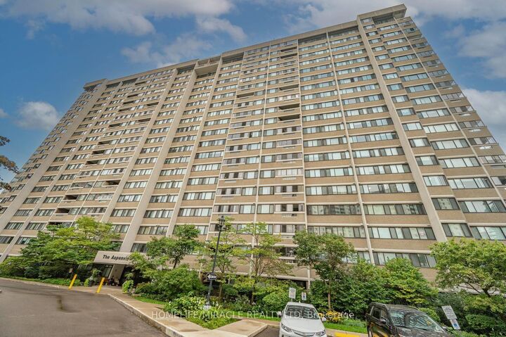 Property Photo:  50 Elm Drive E 502  ON L5A 3X2 
