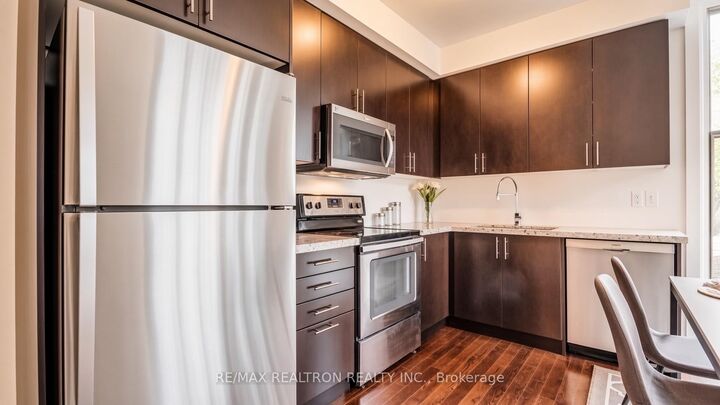 Property Photo:  23 Eldora Avenue 112  ON M2M 0B5 