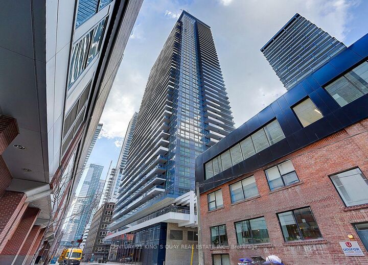 Property Photo:  38 Widmer Street 1511  ON M5V 0P7 
