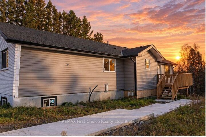 Property Photo:  1507 John Street Road  ON P7G 1J1 