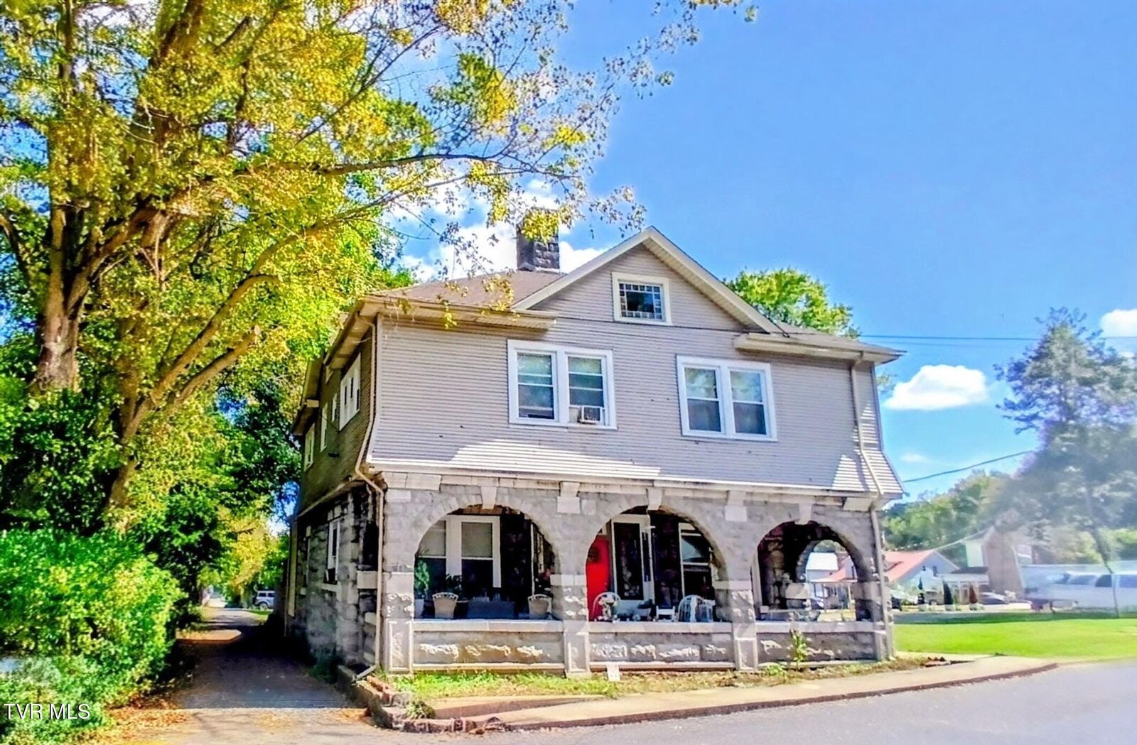 Property Photo: 311 12th Street TN 37620