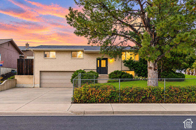 Property Photo: 9565 S Indian Ridge Dr UT 84092
