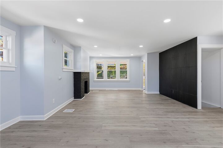 Property Photo:  1300 Arnold St  PA 15220 
