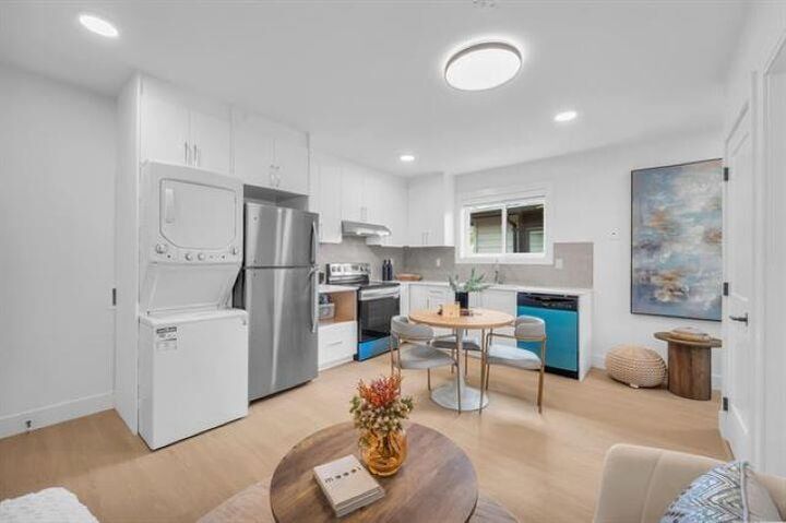 Property Photo:  4497 Savoy Street B  BC V4K 1P3 