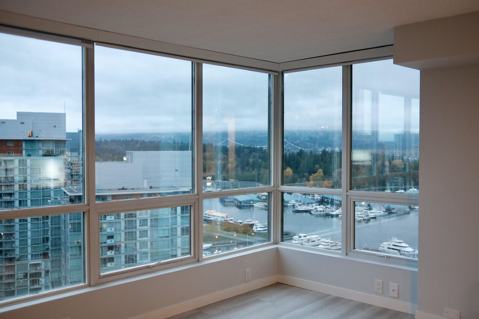 Property Photo:  555 Jervis Street 2303  BC V6E 4N1 