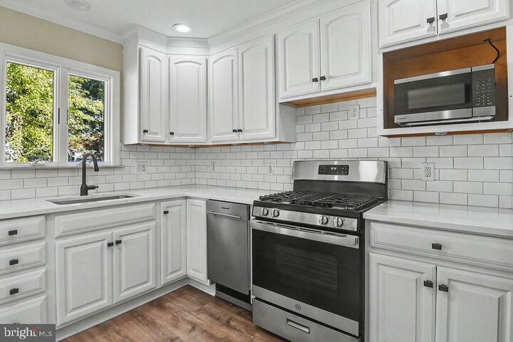 Property Photo: 345 Tamara Circle DE 19711