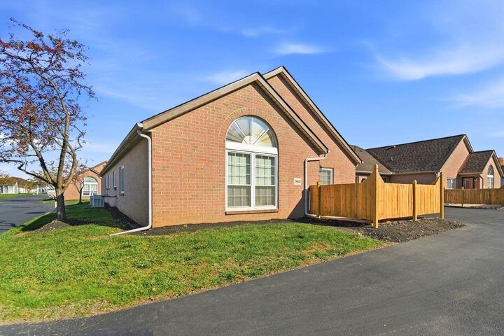 Property Photo: 2460 Meadow Glade Drive OH 43026