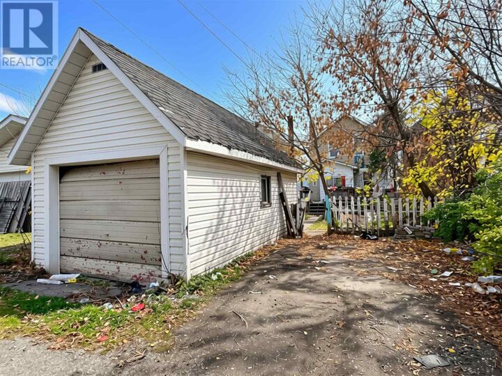 Property Photo: 36 Cathcart St ON P6A 1E1