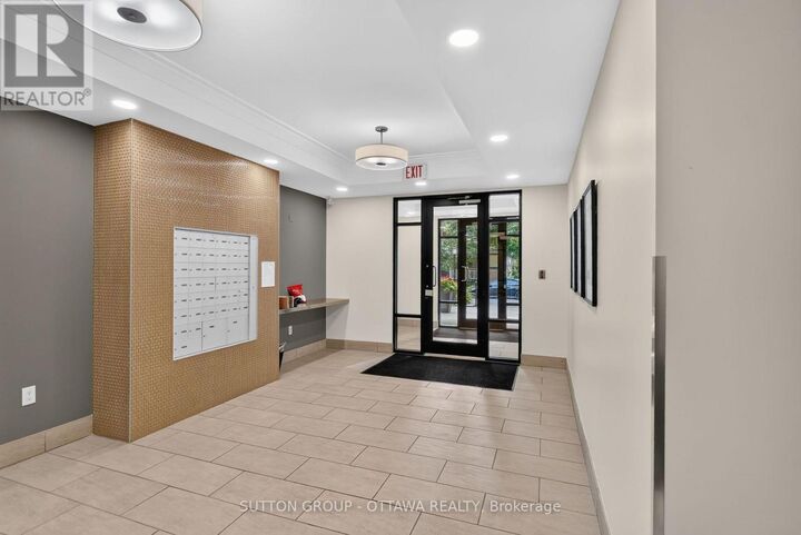 Property Photo:  950 Marguerite Avenue 103  ON K1K 3T8 