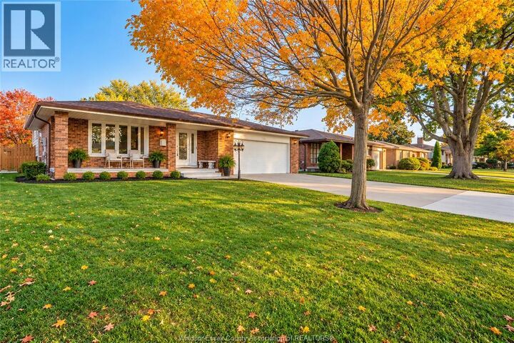 Property Photo:  386 Woodridge Drive  ON N8N 3A8 