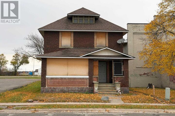 Property Photo: 454 Albert St ON P6A 1C3