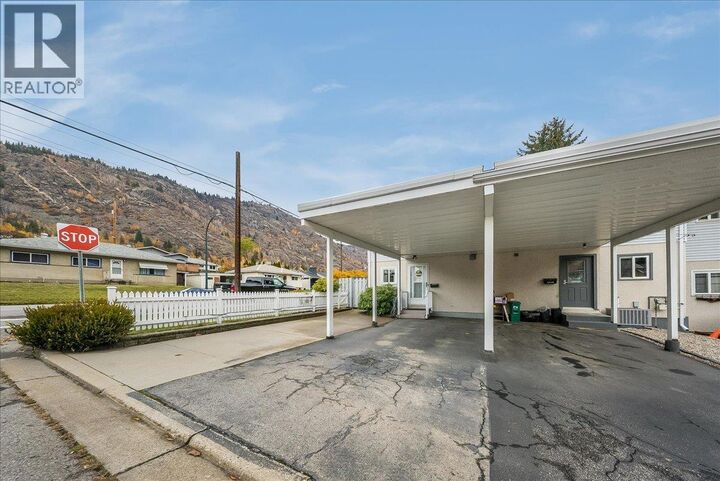 Property Photo:  3398 Laurel Crescent  BC V1R 4M5 