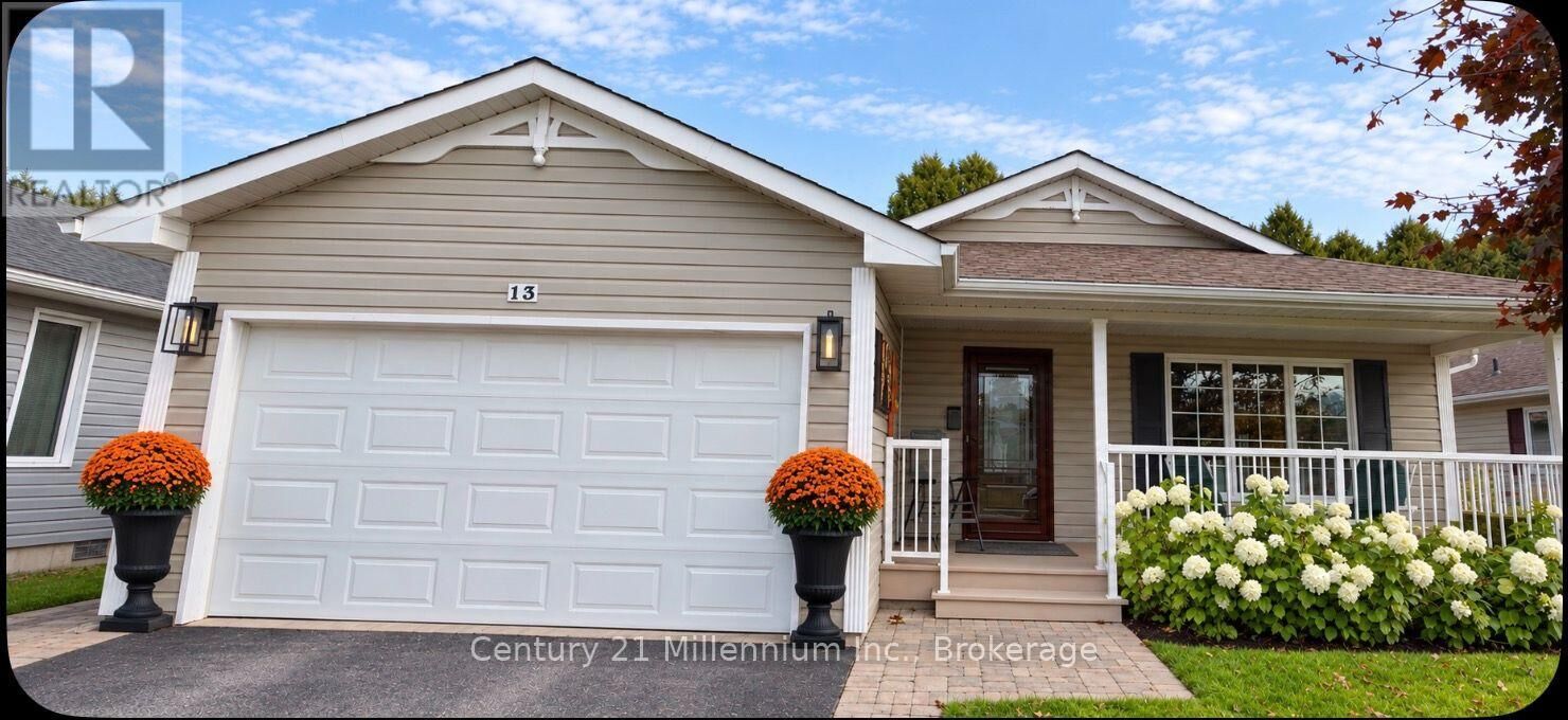 Photo de la propriété:  13 Virginia Avenue  ON L9Z 3A8 