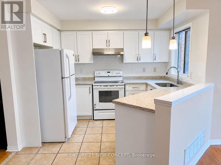 Property Photo: 75 Grasslands Avenue ON L4B 4K5