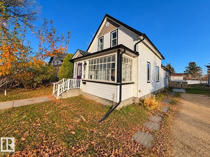Property Photo: 4812 56 Avenue AB T9A 1B2