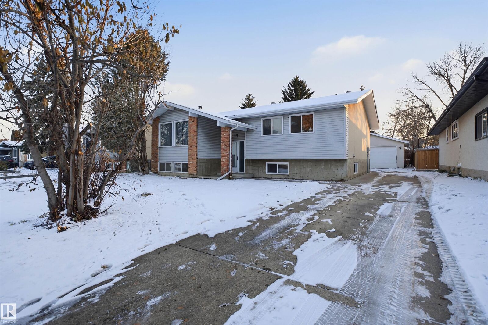 Property Photo:  3519 105B Street NW  AB T6J 2K9 