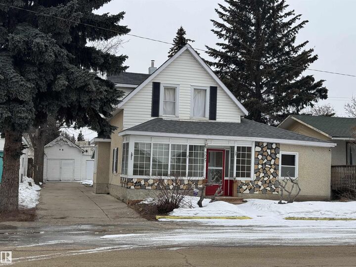 Property Photo:  5037 51 Avenue  AB T9C 1M1 