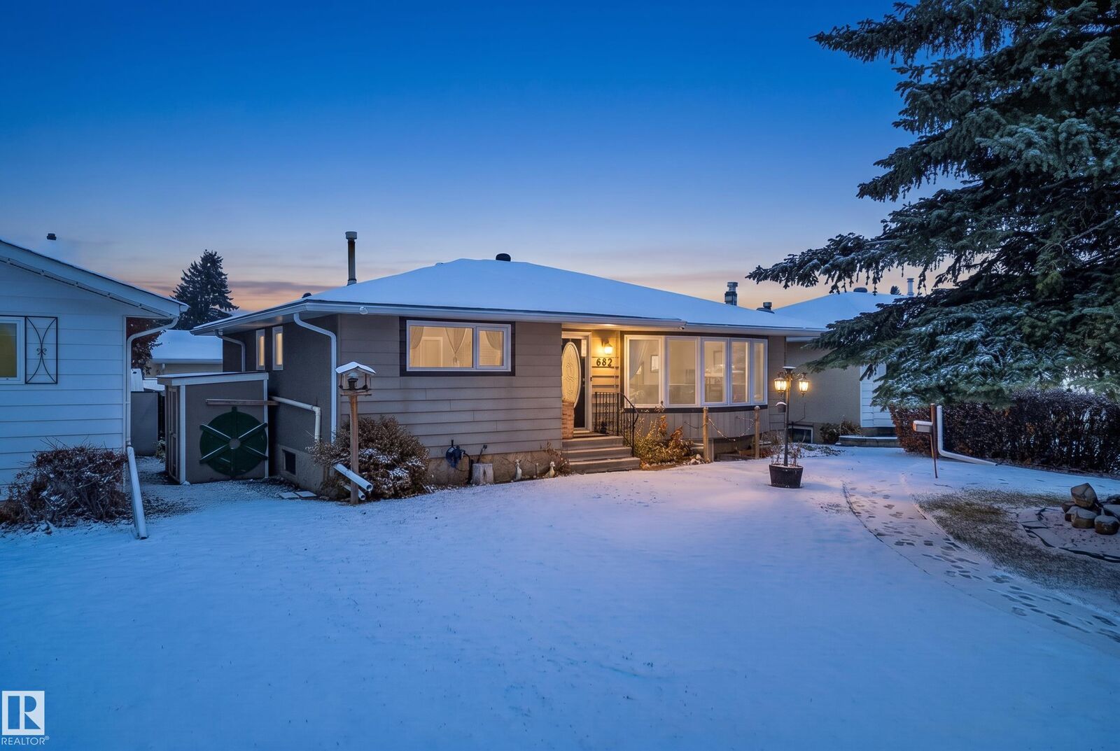 Property Photo: 19 Belleville Avenue AB T7X 1J6