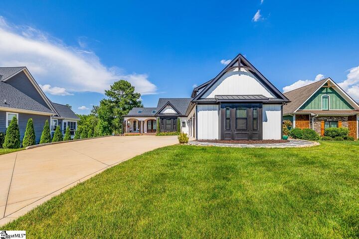 Property Photo:  529 Coolwater Drive  SC 29687 