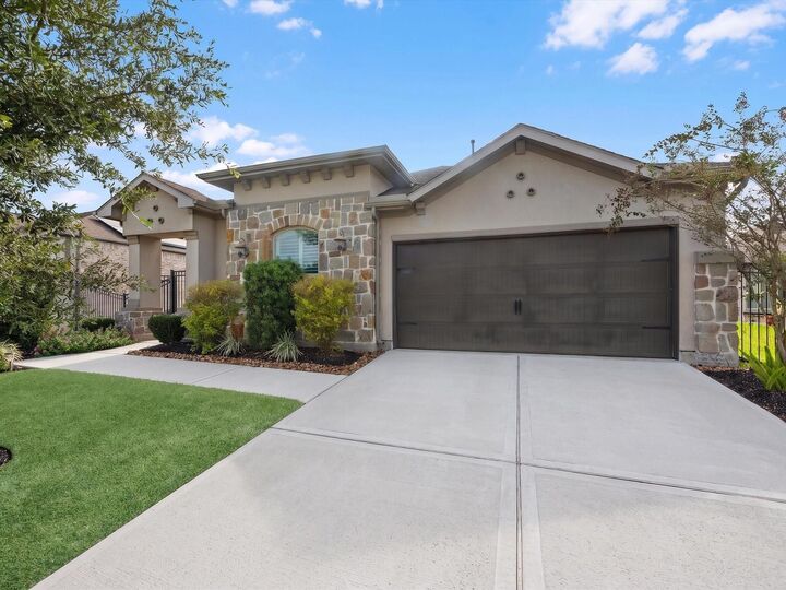 Property Photo: 5035 Robin Park Court TX 77365