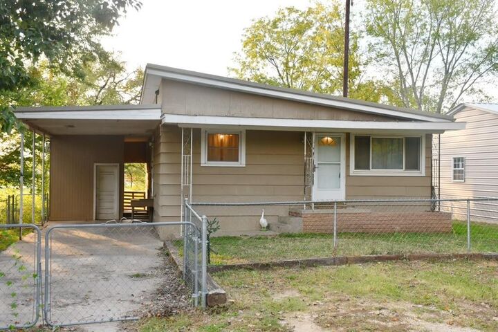 Property Photo:  220 N Glenwood Street  KS 67337 